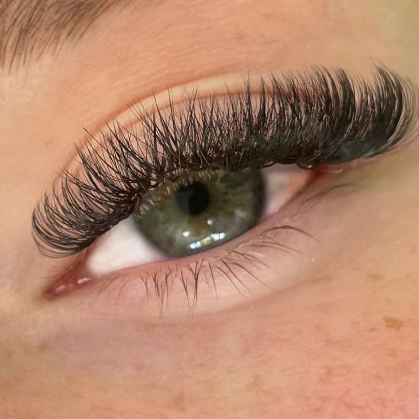 Wimpernverlängerung bei Dress Your Beauty